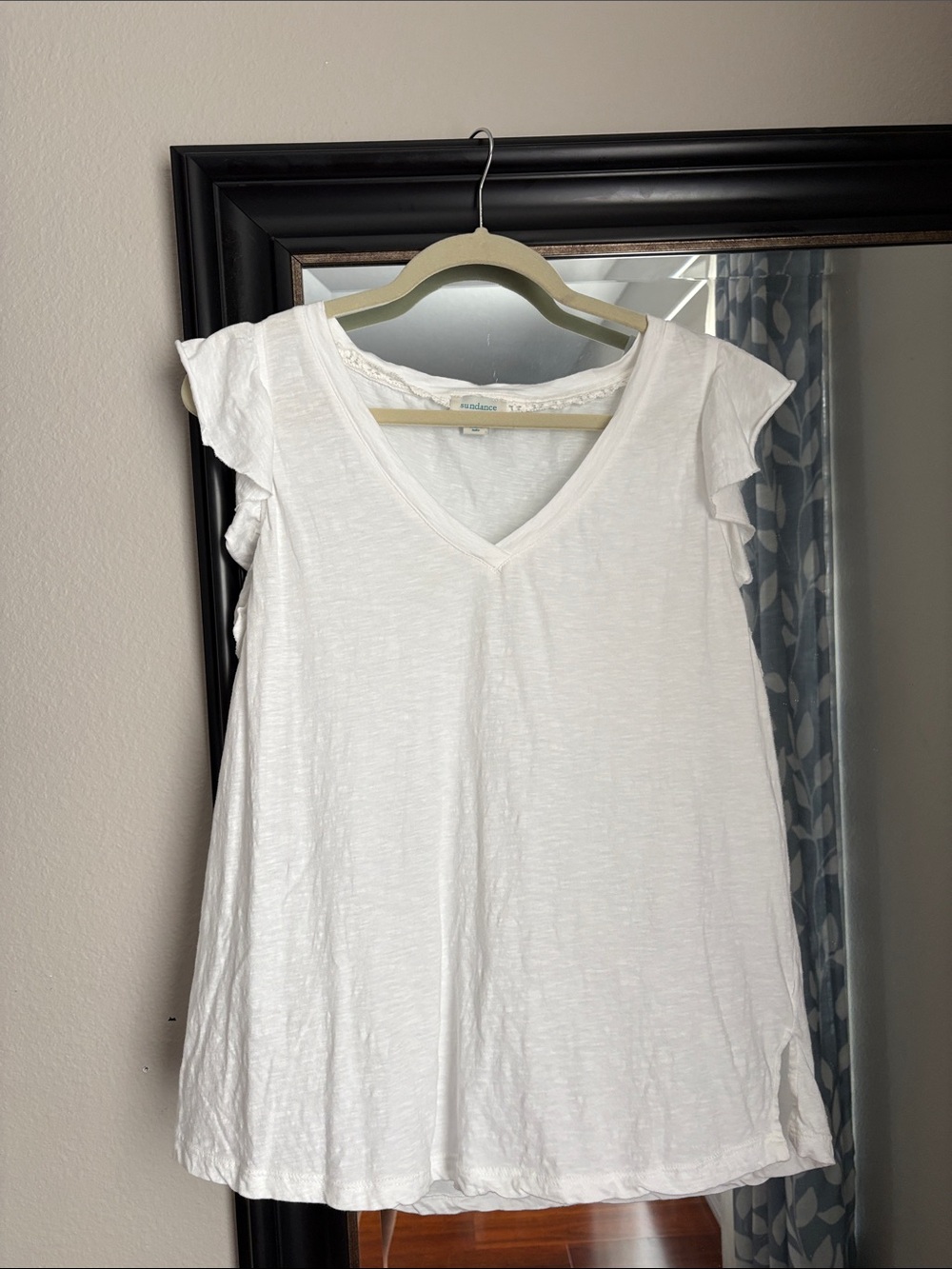 New Sundance White V-Neck Ruffle Sleeve Top
